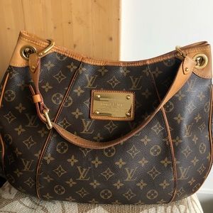 LOUIS VUITTON Monogram Galleria PM Shoulder Bag